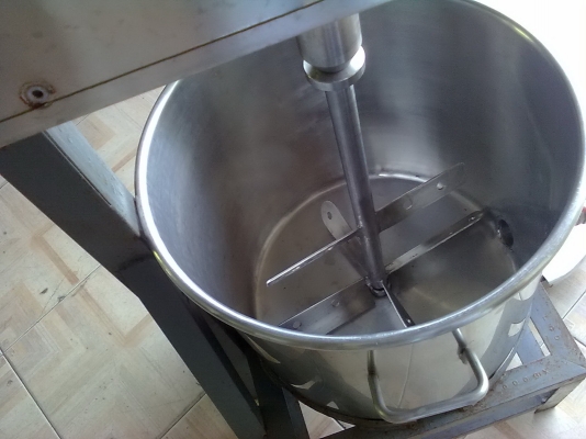 เครื่องโม่ของเหลว ถังความจุ 30-40 ลิตร เครื่องโม่ของเหลว ถังความจุ 30-40 ลิตร