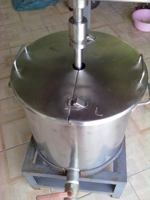 เครื่องโม่ของเหลว ถังความจุ 30-40 ลิตร เครื่องโม่ของเหลว ถังความจุ 30-40 ลิตร