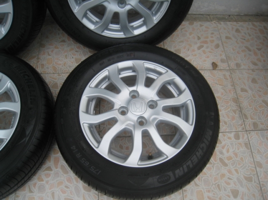 ขายล้อแม็ก Honda brio amaze 14"x5" et50 4รู100 +ยางปี0113  (081-3747940)