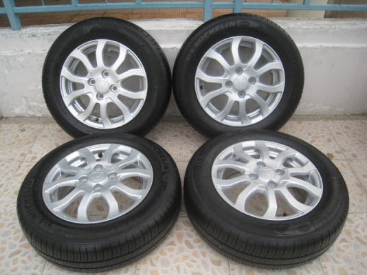 ขายล้อแม็ก Honda brio amaze 14"x5" et50 4รู100 +ยางปี0113  (081-3747940)