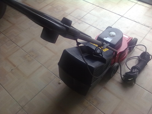 รถตัดหญ้าไฟฟ้า รถตัดหญ้าไฟฟ้า