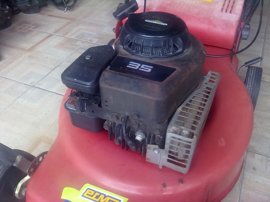 รถตัดหญ้า ยี่ห้อ BRIGGS&STRATION 3.5 แรง ของ USA รถตัดหญ้า ยี่ห้อ BRIGGS&STRATION 3.5 แรง ของ USA