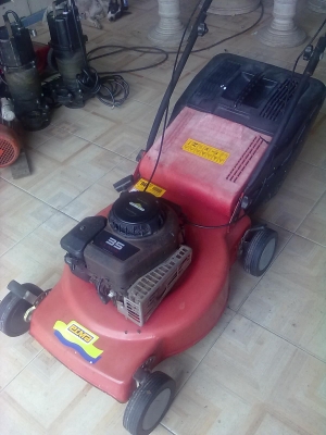 รถตัดหญ้า ยี่ห้อ BRIGGS&amp;STRATION 3.5 แรง ของ USA