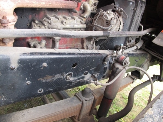 รถบรรทุก 10 ล้อ ยี่ห้อ HINO รุ่น FL176 กระบะไม้เป็นรถร่องหลังถนน