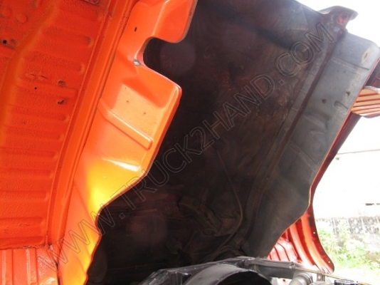 รถบรรทุก 10 ล้อ ยี่ห้อ HINO รุ่น FL176 กระบะไม้เป็นรถร่องหลังถนน