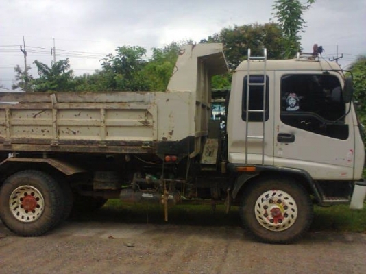 รถอิซูซุ 6 ล้อดั้ม 195 แรงม้า ปี 40  สนใจติดต่อ 081 - 6079515