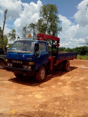 Toyota Dyna BU87 เครื่องอีซูซุ 110 แรง 4BE1 พร้อมเครนสี่เหลี่ยม 2 ตัน 2 ปลอก 3 ชัก