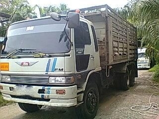 รถฮีโน่ 10 ล้อดั้ม FM3M  240 แรงม้า  สนใจติดต่อ 081 - 6079515