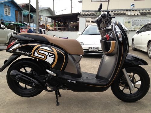 HONDA SCOOPY Iรุ่นS12ตัวท็อปโฉมปัจจุบันสภาพป้ายแดงรถ8เดือน