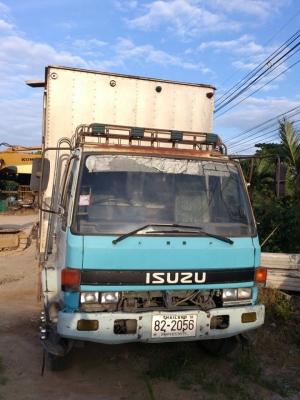 ขายรถตู้แห้ง 10 บาน ร็อคกี้ 195 ยาว 6.50 เมตร