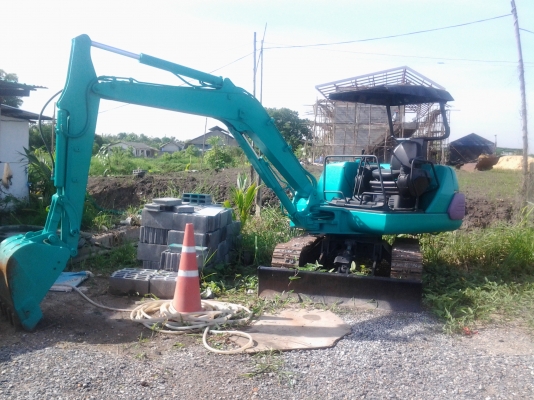 ขายแทรกเตอร์KOMATSU   PC  30 รุ้น7 สวยมากพร้อมใช้ของจริง