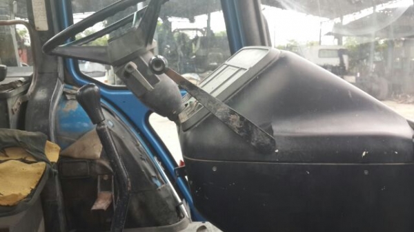 ต้องการขายรถไถ 2เพลาFORD