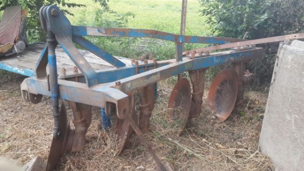 ต้องการขายรถไถ 2เพลาFORD