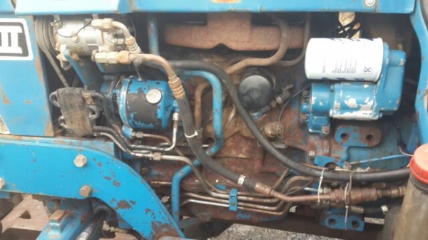 ต้องการขายรถไถ 2เพลาFORD