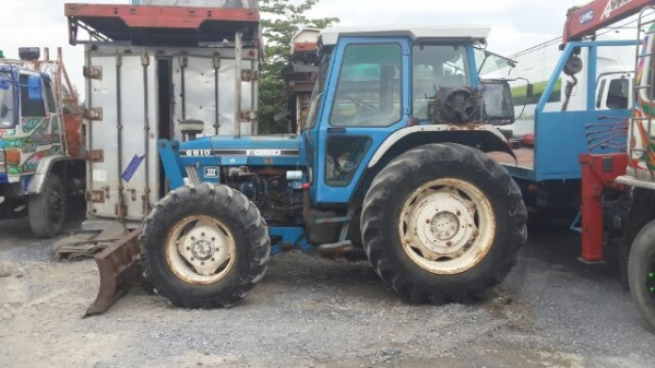 ต้องการขายรถไถ 2เพลาFORD