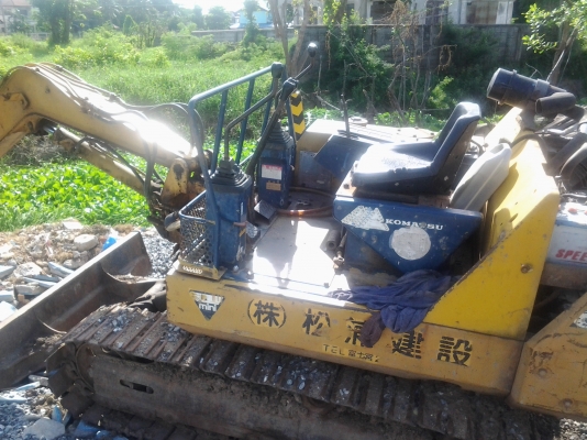 ขายแทรกเตอร์KOMATSU   PC  30 รุ้น6  สวยมากพร้อมใช้ของจริง