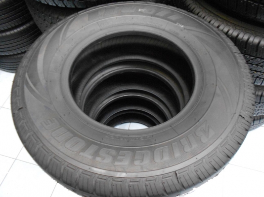 ขายยางกระบะบรรทุก 4 ตัน Bridgestone Leo 677 195/R14 ใหม่ติดสติ๊กเกอร์ปี 13/ใส่,ถ่วงฟรีค่ะ