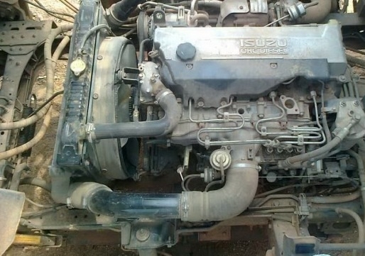 ISUZU NQR 150 HP 4HE1 EURO2 ปี 50 กระบะตู้แห้ง 10 บานความยาว 5.50 เมตร เครื่องแห้งแรงดี ภายในเก๋งสวยครบ แอร์เย็น พวงมาลัยเพาเวอร์ ช่วงล่างแน่น ยางสภาพดี 6 เส้นประมาณ 70\% พร้อมบรรทุกพร้อมใช้งาน เอกสารทะเบียนครบพร้อมโอน ราคาต่อรองได้ครับ