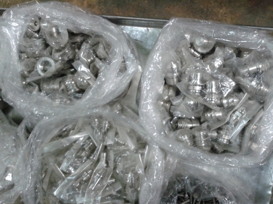 ขายเหมาน็อตกลึงแต่งมอไซค์มีหลายแบบ-หลายขนาด-70กว่าโล