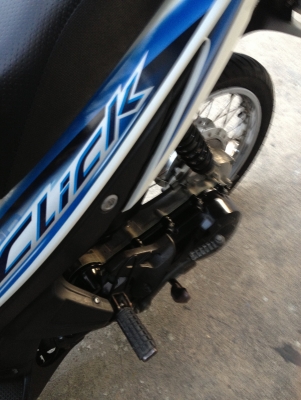 ขาย honda คลิก คอมบายเบรคแท้ ปี50 สีขาว สภาพเดิมๆ ชุดสีสวย ล้อเดิม เครืองดี ทะเบียนพร้อมโอน ราคา 14900 บาท โทร 0831799040 โส อยู่พุทธบูชา ฝั่งธน กทม