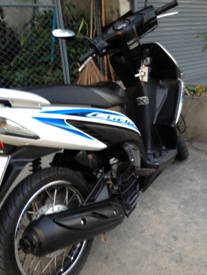 ขาย honda คลิก คอมบายเบรคแท้ ปี50 สีขาว สภาพเดิมๆ ชุดสีสวย ล้อเดิม เครืองดี ทะเบียนพร้อมโอน ราคา 14900 บาท โทร 0831799040 โส อยู่พุทธบูชา ฝั่งธน กทม