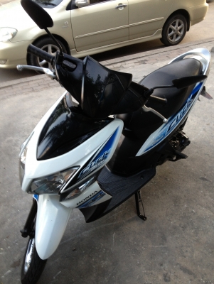 ขาย honda คลิก คอมบายเบรคแท้ ปี50 สีขาว สภาพเดิมๆ ชุดสีสวย ล้อเดิม เครืองดี ทะเบียนพร้อมโอน ราคา 14900 บาท โทร 0831799040 โส อยู่พุทธบูชา ฝั่งธน กทม