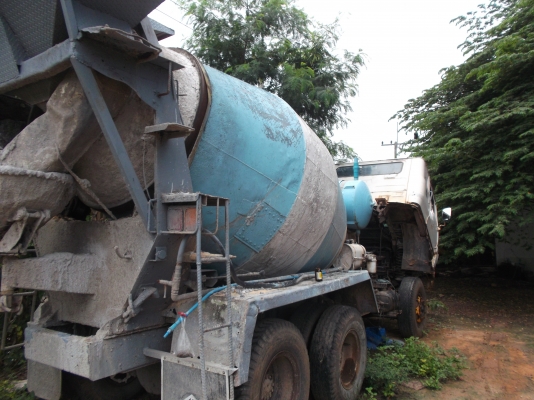 ขายด่วนรถสิบล้อโม้ปูนISUZUเครือง220แรงม้า5คิว2เพลา