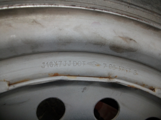 เพิ่มยาง BF Mud 4เส้น ขายกะทะเหล็ก 6รู 16X7 off -50 พร้อมยาง 265/70R16(3เส้น)255/70R16(2เส้น)