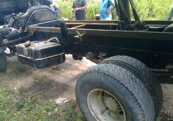 ISUZU DECA 195 HP 6HE1 หกล้อดั๊มพ์ รถสวยมากครับทั้งภายในและภายนอก เครื่องแห้งแรงดีไม่มีเยิ้ม ภายในเก๋งสวยครบ CD MP3 แอร์เย็น พ.เพาเวอร์ ก.ไฟฟ้า ระบบเบรคทริ๊ปฟี้ ช่วงล่างใหญ่คัชซีสวยมาก ยาง 8.25 ขอบ 16 สภาพดี 80\% พร้อมใช้งาน เอกสารทะเบียนภาษีครบพร้อมโอน รา