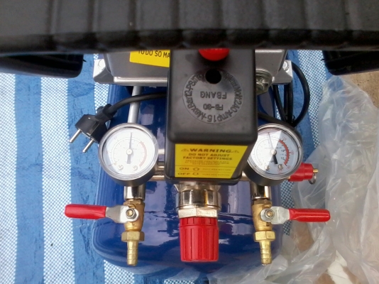 ขายปั๊มลมขนาด 25 ลิตรของใหม่ จัดส่งได้ครับ