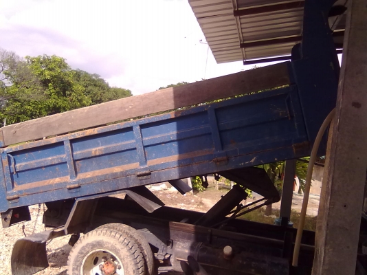 ขายรถหกล้อดั้มพร้อมใช้0859108876