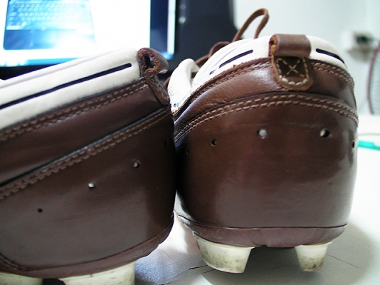 สตั๊ต Adidas AdiNova แท้มือสอง สตั๊ต Adidas AdiNova แท้มือสอง