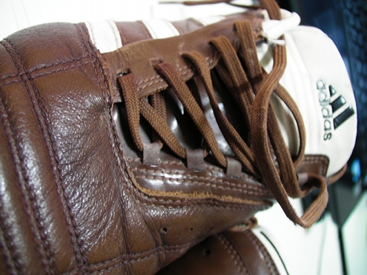 สตั๊ต Adidas AdiNova แท้มือสอง สตั๊ต Adidas AdiNova แท้มือสอง