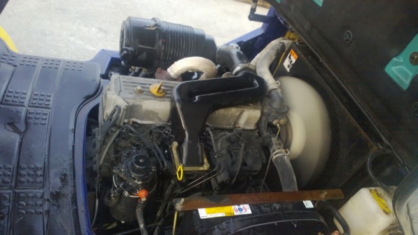 รถยกโคมัสสึรุ่น 14 น้ำหนักยก 2.5 เสาสูง 4 เมตร งาเทได้ เครื่องดีเซล เกียร์ธรรมดา รถยกโคมัสสึรุ่น 14 น้ำหนักยก 2.5 เสาสูง 4 เมตร งาเทได้ เครื่องดีเซล เกียร์ธรรมดา