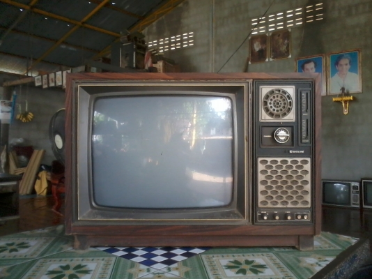 โทรทัศน์ธานินท์ ขาวดำของเก่าสะสม