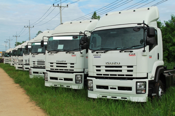 Hino,Izu ออกห้างหลายรุ่น 6,10ล้อ หัวลาก