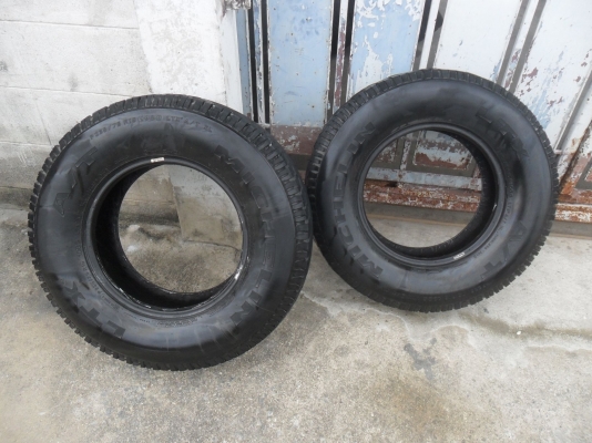 ยาง MICHELIN 235/75R15 สวยๆ 1 คู่ ราคา 2600 บาท