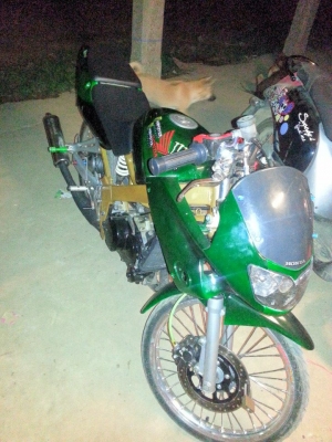 ขาย LS สีแดง สภาพเดิมๆๆ รถสภาพพร้อมขับ มีเล่มทะเบียน ราคา 12,000 บาท ขาย LS สีแดง สภาพเดิมๆๆ รถสภาพพร้อมขับ มีเล่มทะเบียน ราคา 12,000 บาท