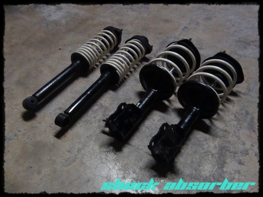 ขายโช๊คอัพพร้อมสปริงโหลด RS-R ใส่ E-car และ CK ทั้งชุดราคา 4,000 บาท