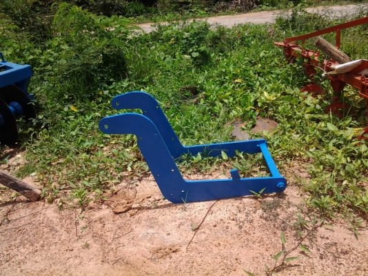 ชุดคานใบมีดไคเฮงหลีสภาพดีพร้อมใช้ สำหรับรถไถฟอร์ดครับ อุปกรณ์ครบ