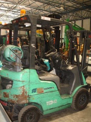 ขายฟอล์คลิฟท์ MITSUBISHI  รุ่นFG15T s/nF25C-50160 ปี 2003 ติด lpg ราคาแสนกว่าๆ