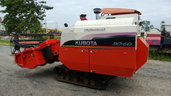 มาแล้ว รถเกี่ยวข้าว KUBOTA DC 60 ชั่วโมงน้อยสุดๆ  สภาพเหมือนใหม่พร้อมใช้สุดๆ
