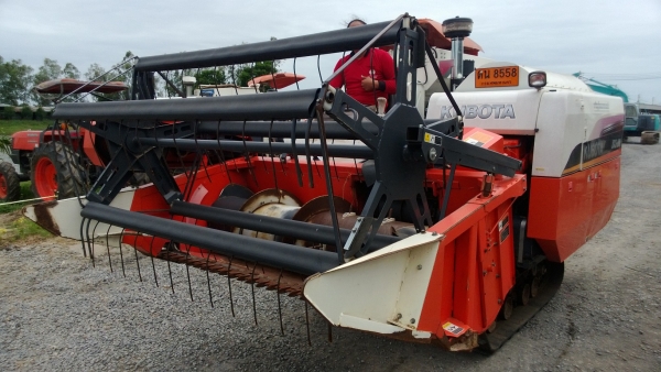 มาแล้ว รถเกี่ยวข้าว KUBOTA DC 60 ชั่วโมงน้อยสุดๆ  สภาพเหมือนใหม่พร้อมใช้สุดๆ