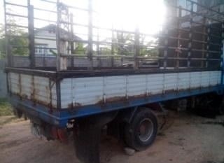 HINO FB4J - 145 HP JO5C สมอเงิน กระบะคอกเหล็กยาว 5 เมตรสภาพสวย เครื่องแห้งแรงดีเดิมๆไม่มีเยิ้ม ภายในเก๋งคอนโซลสวยครบ แอร์เย็น พวงมาลัยเพาเวอร์ ช่วงล่างใหญ่คัชซีสวยเดิมไม่มีผุไม่มีบวม ยาง 8.25 ขอบ 16 สภาพดี 70\% พร้อมบรรทุกพร้อมใช้งานได้เลย เอกสารท