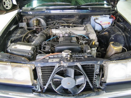 benz 123 ปี83 1J auto GAS LPG