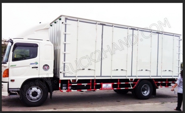 รถบรรทุก 6 ล้อ ตู้ทึบ ยี่ห้อ HINO (มีทั้งหมด 5 คัน)
