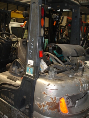 ขายค่ะNISSAN NL01 sn:NL01-000374,Yr.2004 ติดLPG ราคาถูกต่อรองได้คะ