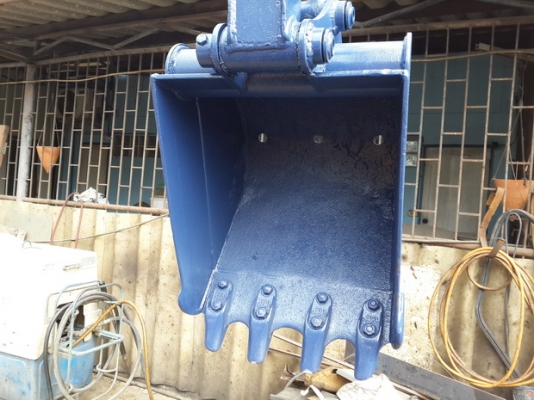 ขาย รถขุด KOMATSU รุ่น PC30-5- มีหัวเก๋ง มือสองญี่ปุ่น