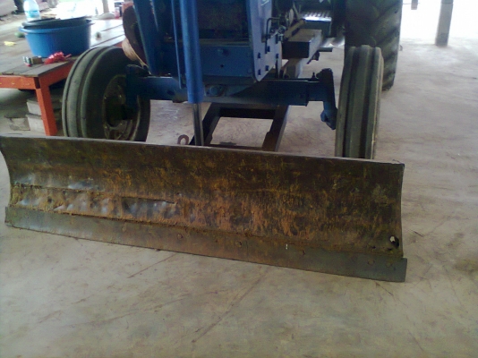 ต้องการขายรถไถฟอร์ด 7700 ครับ ต้องการขายรถไถฟอร์ด 7700 ครับ