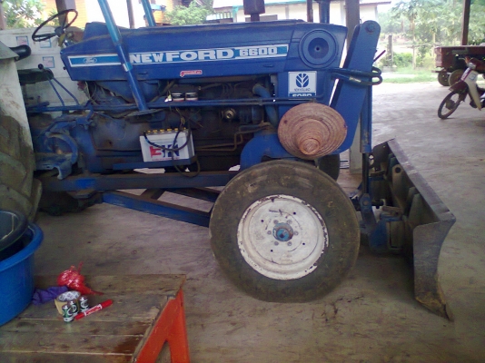 ต้องการขายรถไถฟอร์ด 7700 ครับ ต้องการขายรถไถฟอร์ด 7700 ครับ